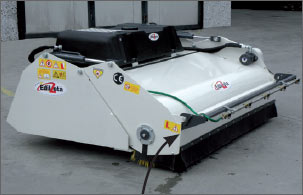 Detail of Edilzeta Multi-Purpose Bucket Sweeper - BSA HIDRO 180